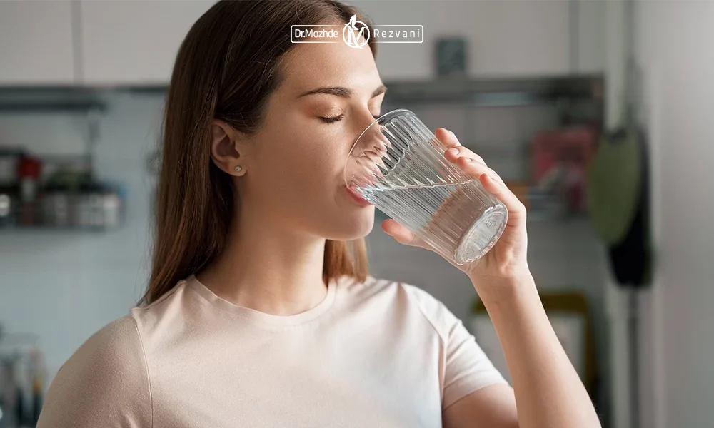 کمتر نوشیدن آب دلیل گودی زیر چشم