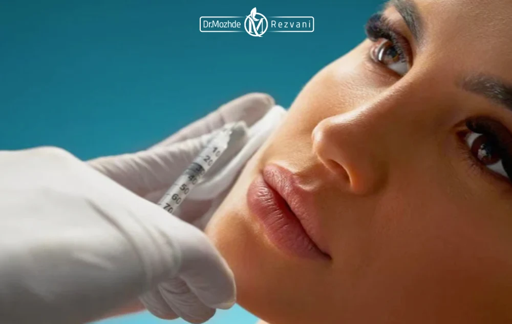 تزریق فیلر فک برای یک خانم زیباجو توسط متخصص