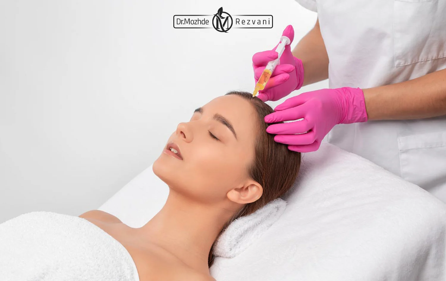 تزریق هیر فیلر در سر یک خانم برای تقویت مو
