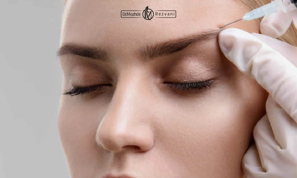 لیفت ابرو با بوتاکس توسط پزشک برای مراجعه کننده ی خانم