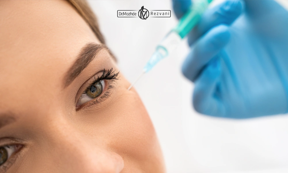 خانمی خوشحال از تزریق فیلر زیر چشم برای از بین رفتن گودی زیر چشم | ماندگاری فیلر زیر چشم